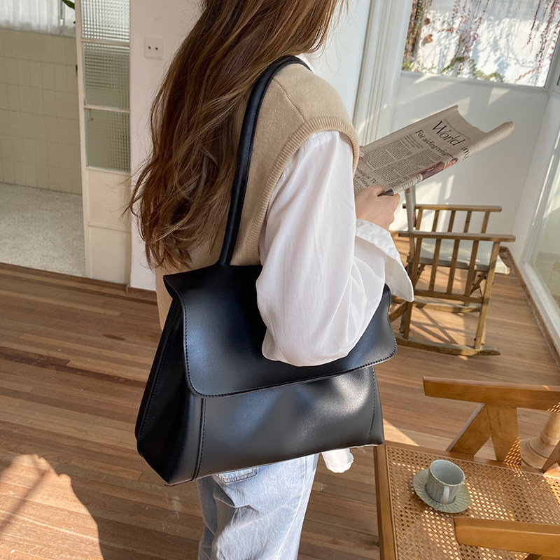 

Women Inclined Shoulder Bags Fashion casual Womens Bag Small Handbag Totes High-capacity PU leather Large volume wholesale Girl Mobile Phone Bag Black f024