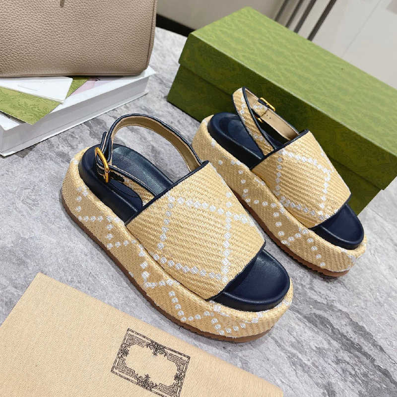 

Designer Slippers Slides Sandals Summer Flats Sexy Real Leather Platform Shoes Ladies Beach Effortlessly Stylish Slides Straps EU 35-42 NO298C, 18