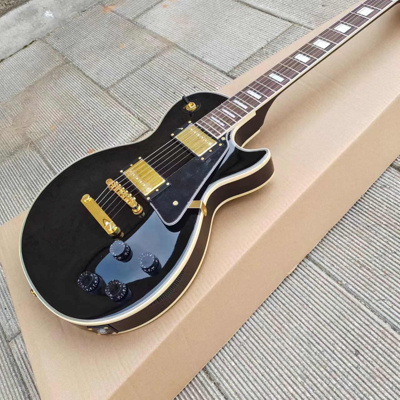 Custom electric guitar mahogany, black 1960s available including mail imported wood and paint, lightning free shipping