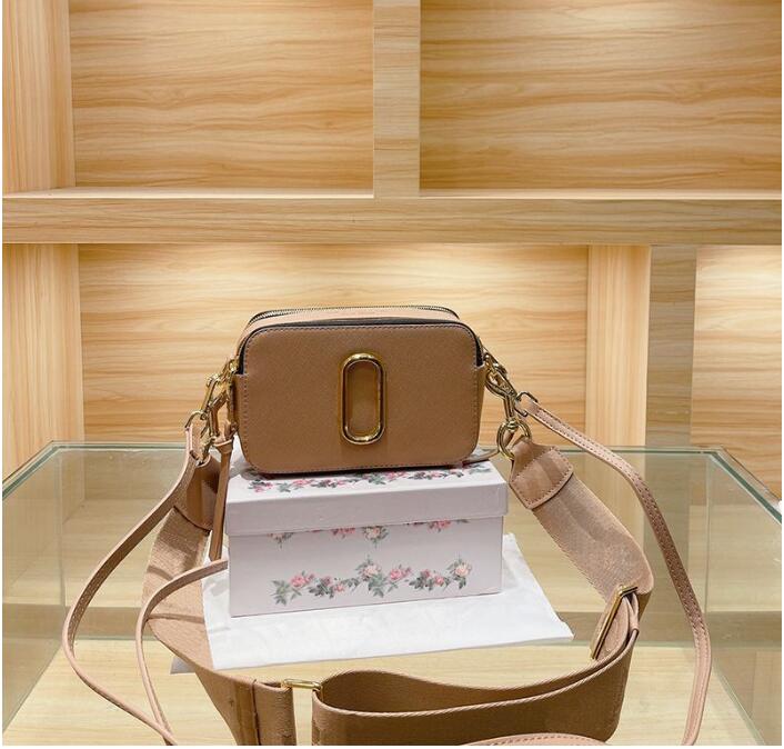 

Original design, light luxury, high sense, foreign style leather bag, 2023, new fashion, unique broadband messenger bag, White