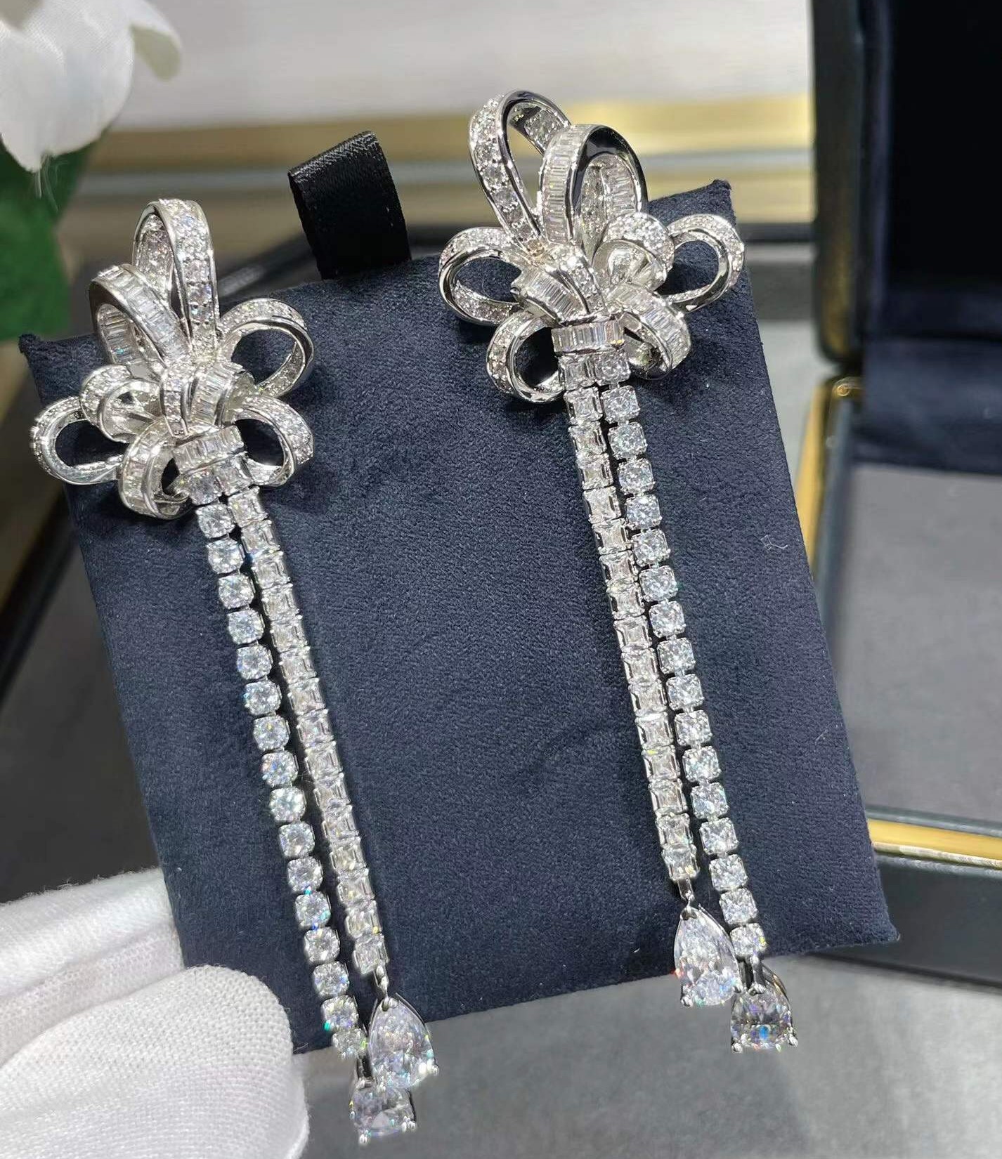

Classic Zircon Tilda Bow Dangle Earrings 925 Sterling Silver Bowknot Cube Crystal Tassel Earring Women Jewelry Water Drop Design