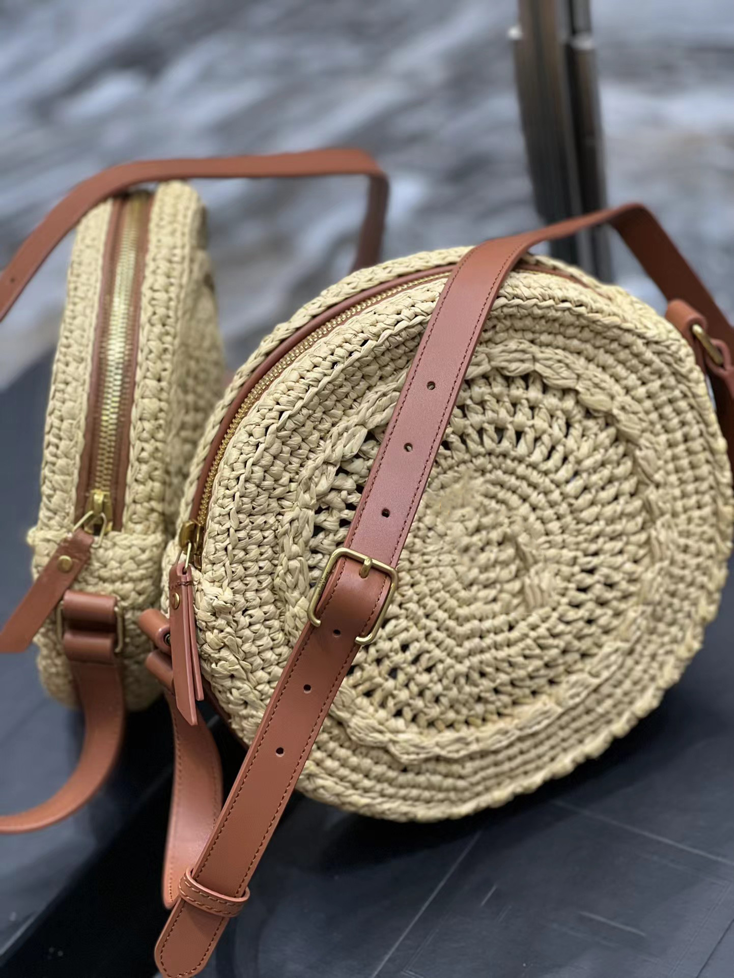 Shopping bag straw woven bun woven bag French lazy Italian cowhide and rattan with artistic feeling 5A quality