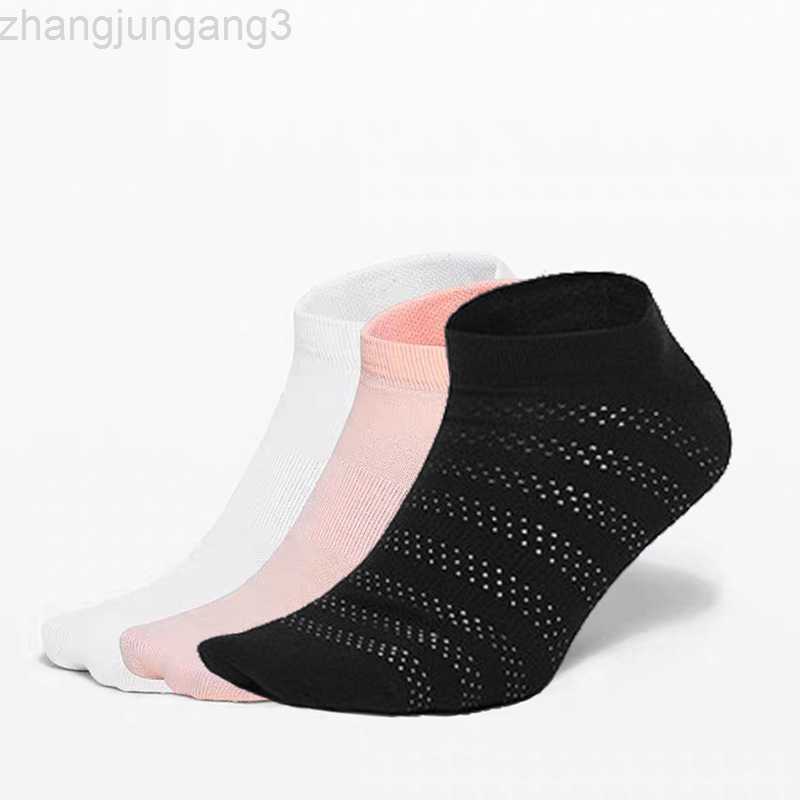 

Designer Comfortable Smelly Socks Women's Sports Leisure Yoga Socks 2 Pairs Lululemens Women, White