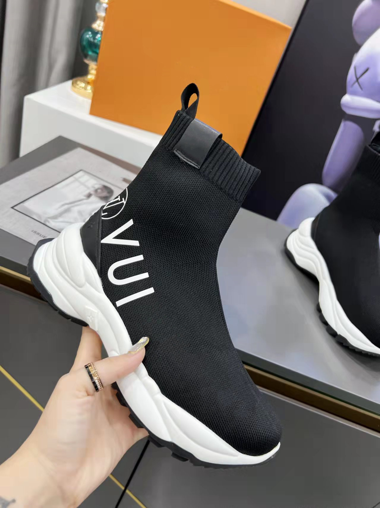 

squad shoes Designer Thick Tread Rubber Outsole Runners Trainers Shoe Responsive Cushioning Platform Cotton Canvas Calfskin Casual Shoes Ladies High Sneakers