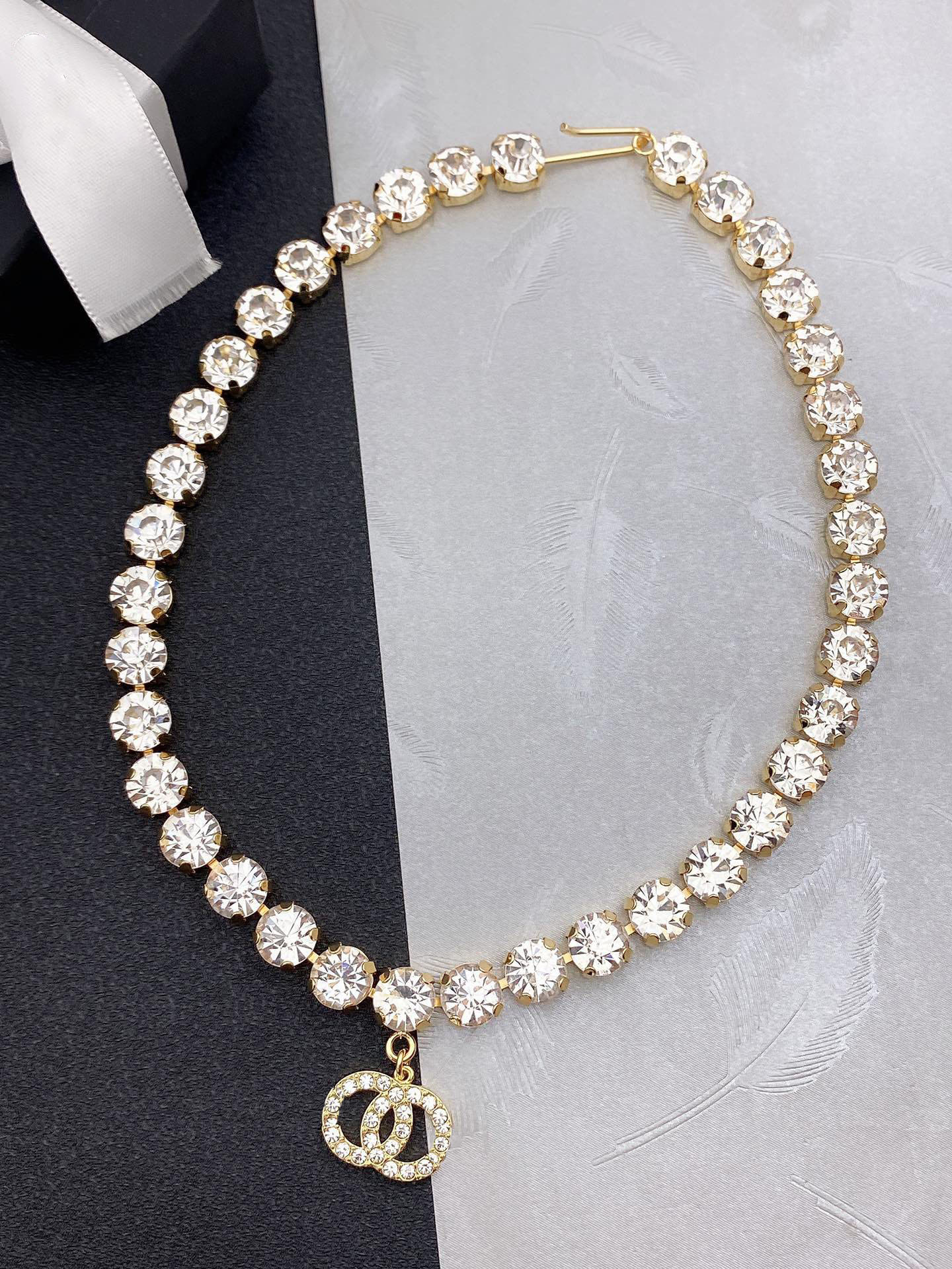 Designer pendentif colliers cristal strass laiton cuivre femmes collier design pour les femmes de luxe avec logo WY800873