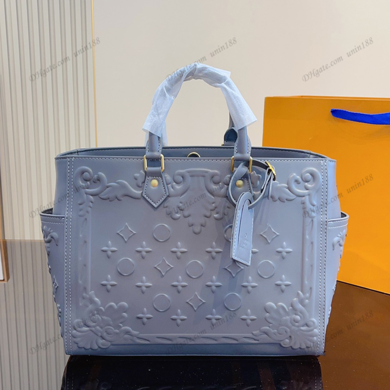 

23SS Women Luxurys Designers pscale Upscale Totes Bags Handbag Genuine Leather 3D Relief Flower Totes Crossbody Ladies Handbags Embossing Travel outdoors 32CM, Black