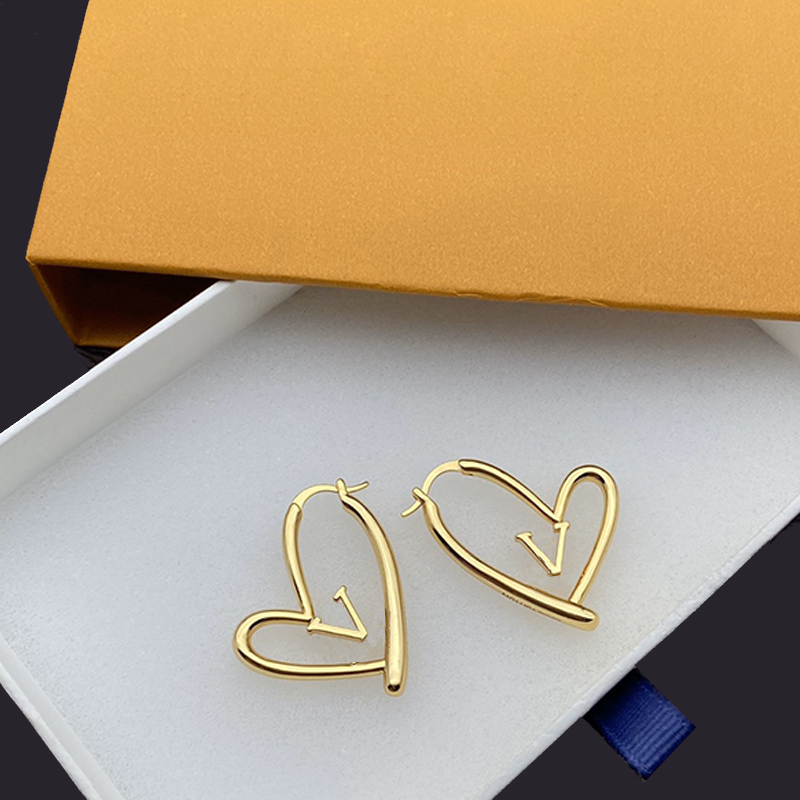 

Fashion Gold Earrings For Women Heart Earring V Letter Luxury Designers Earring Studs Pearl Earring Ring Jewelry Accessories 2302116BF