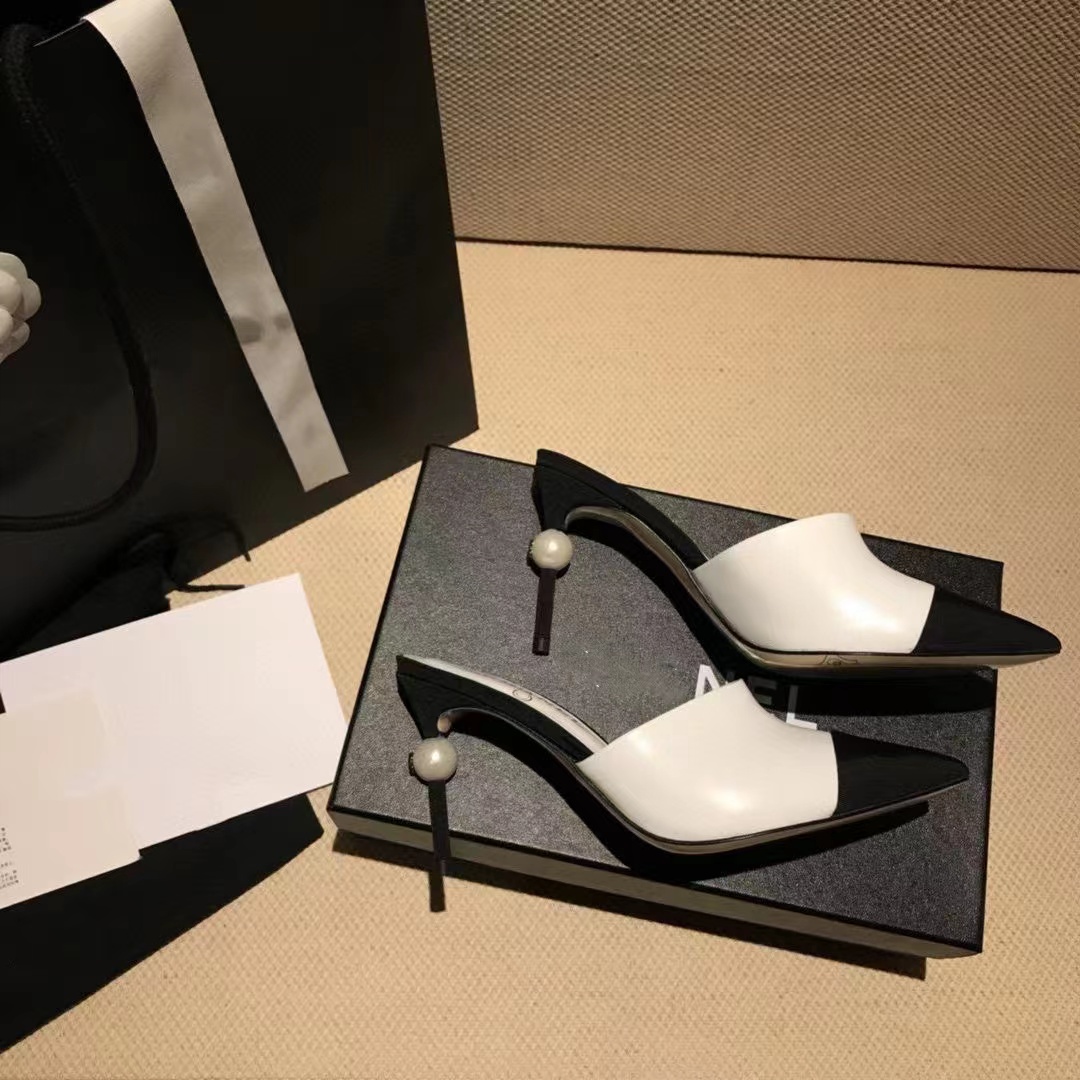

2023 Fashion Summer Sandals Designer Leather Women's High Heels Sexy Metal Buckle Large Office Red Shoes 35-41