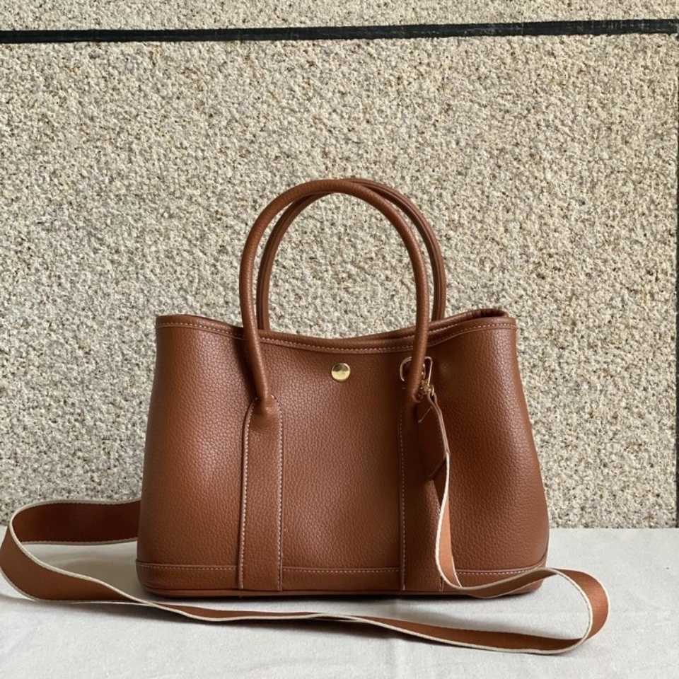 

Factory Wholesale Designer H ormes Totes Handbags 2023 New Women's Bag Fashion Temperament Large Capacity Vegetable One Shoulder Crossbody Have Logo, Orange