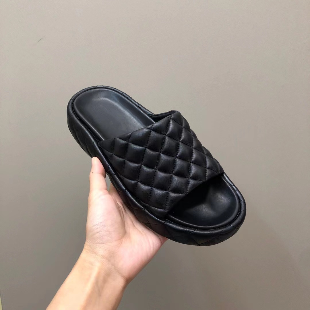 

Slippers real leather shoes designer factory thick sole sandals soft womens sandals summer classic legendary beach flats 35-40 with box, Black