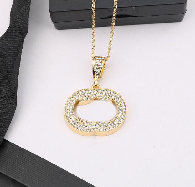 

Luxury Designer G Letter Pendant Necklaces 18K Gold Plated Crystal Rhinestone Sweater Necklace for Women Wedding Party Jewerlry