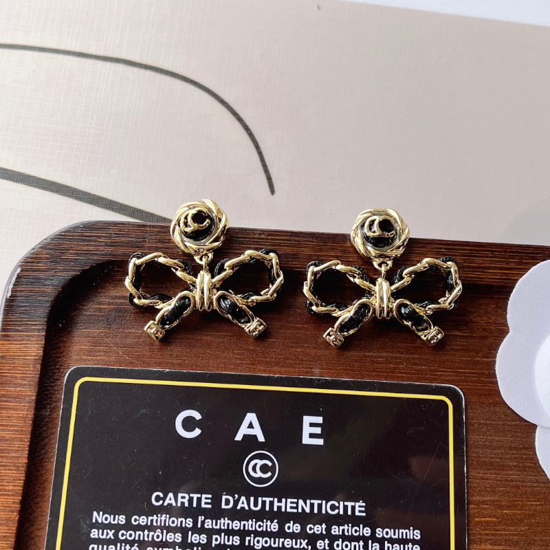 Charm Designer Quality Earrings High Sense Design Bowknot Earring Women Wear Earring Popular Fashion Style Jewelry Selected Lovers Gifts-image-840997592