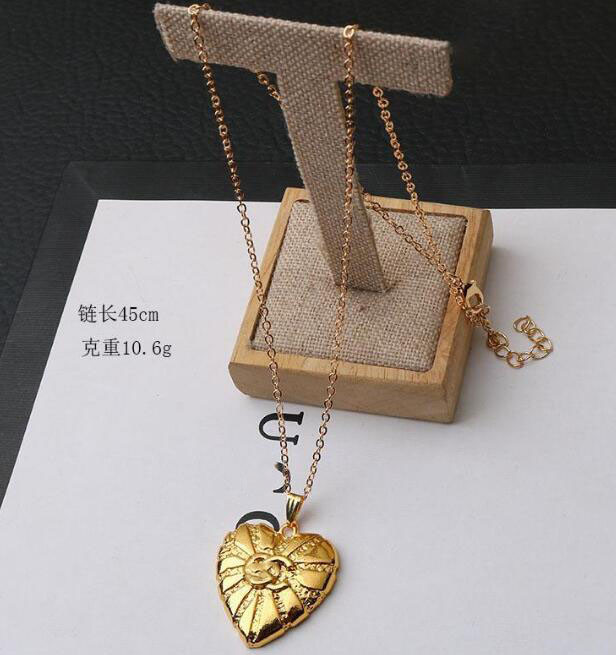 

Luxury Designer Double Letter Pendant Necklaces 18K Gold Plated Crystal Pearl Rhinestone Heart Sweater Necklace for Women Wedding Party Jewerlry Accessories