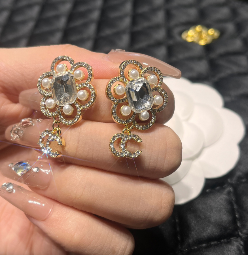 

Luxury Charm Earrings Boutique Fashion Women Style Earring Designer Jewelry Accessories Selection Quality Gift Design For Women Christmas Thanksgiving