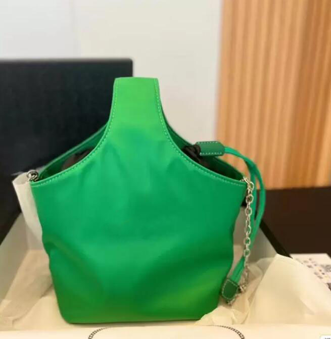 

Designer Bucket Basket Nylon Shoulder Bag Brand Mini Women Chains Shopping Handbags Lady Drawstring String Crossbody Handbag Waterproof Bags, Black