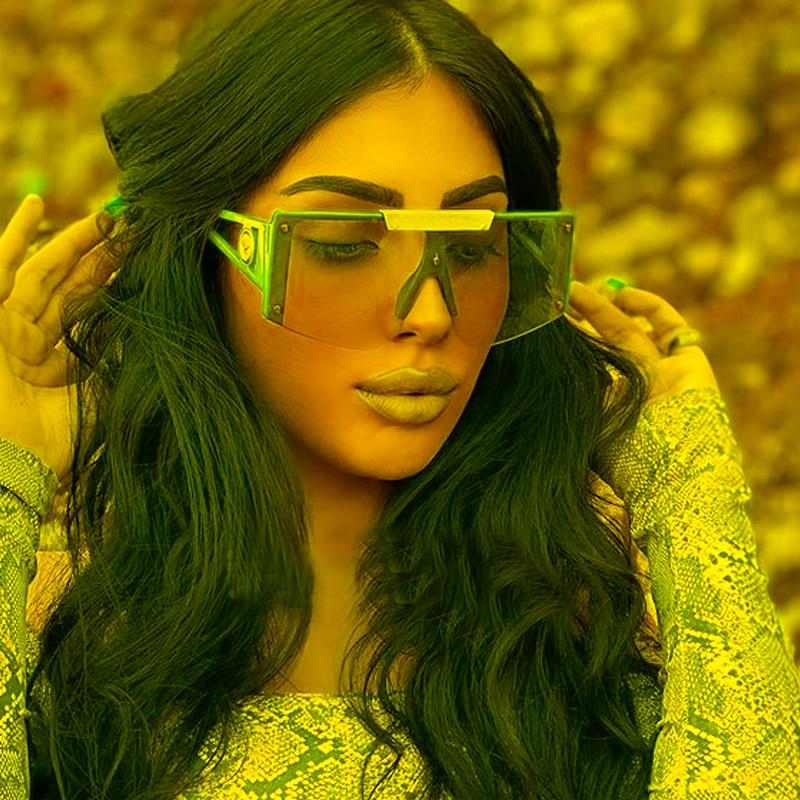 

Sunglasses Vintage One Piece Shield For Women Oversized Purple Gradient Sun Glasses Men Hip Hop Hollow Leg ShadesSunglassesSunglasses