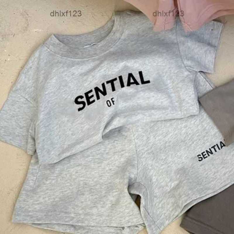 

Designer Kids Clothes Essential Sets Boys Ess Tracksuits Casual Letter Baby Girls Kid t Shirts Pants Infants Children Short Sleeve Topllqr