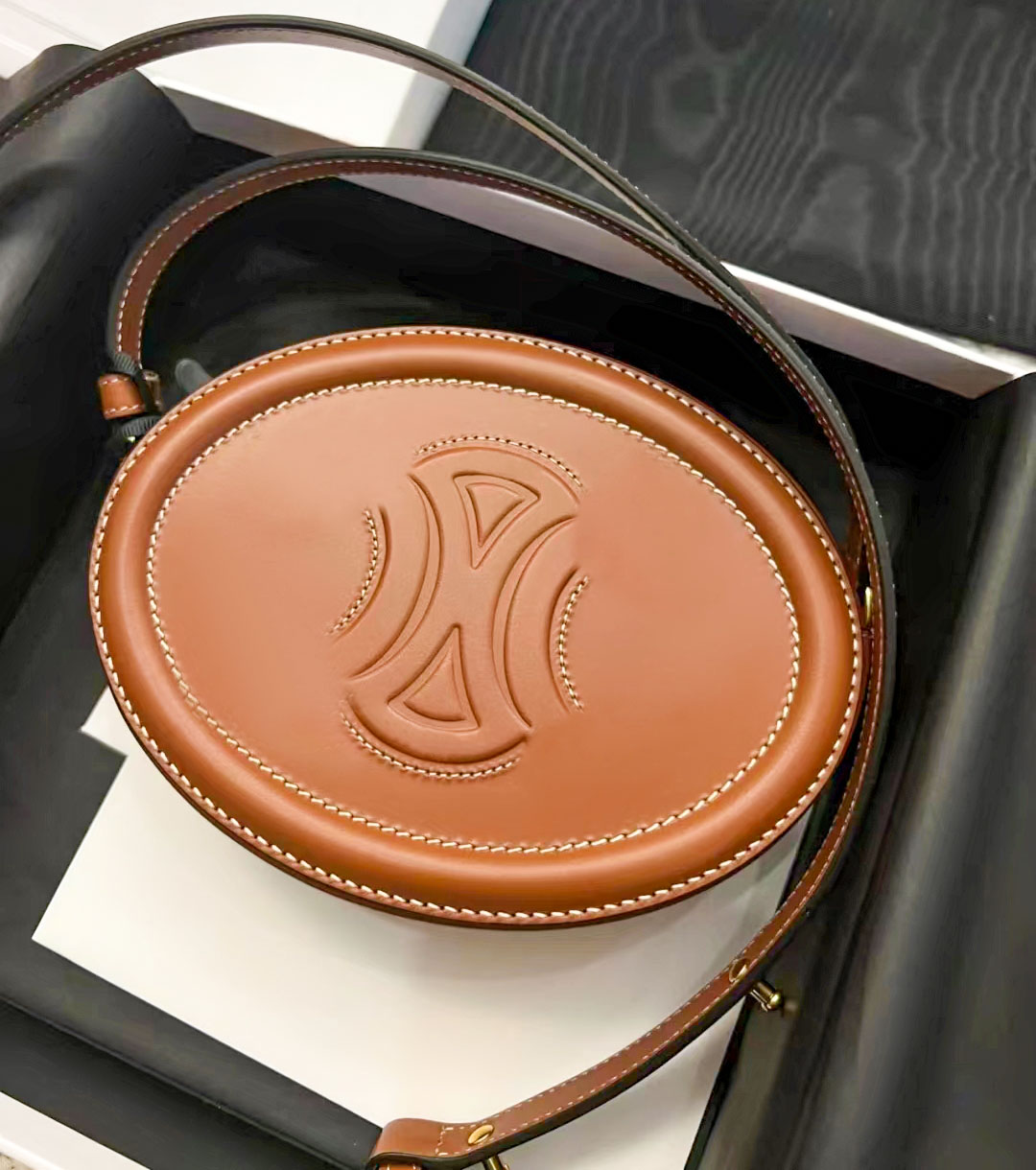 

Luxurys Designers TRIOMPHES mini Evening bags pochette fashion round Oval Wallet Smooth Calfskin leather women's men handbags Crossbody clutch shoulder bags purse, White