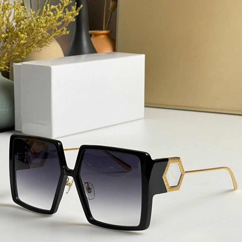 Lunettes de soleil Versage des lunettes de mode 4399 Designer de marque Fashion Mens and Womens Square Grands Gafas de Sol avec bo￮te et bo￮tier