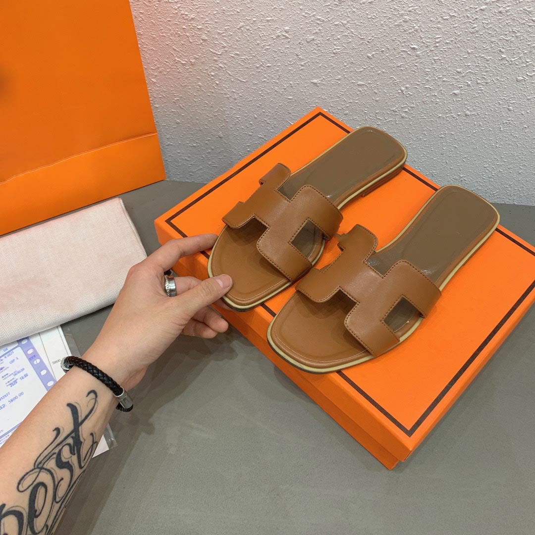 

Beach slippers Classic Flat heel Summer Lazy Designer fashion Cartoon Big Head flops leather lady Slides women shoes Hotel Bath Ladies sexy Sandals Large size 35-41-42