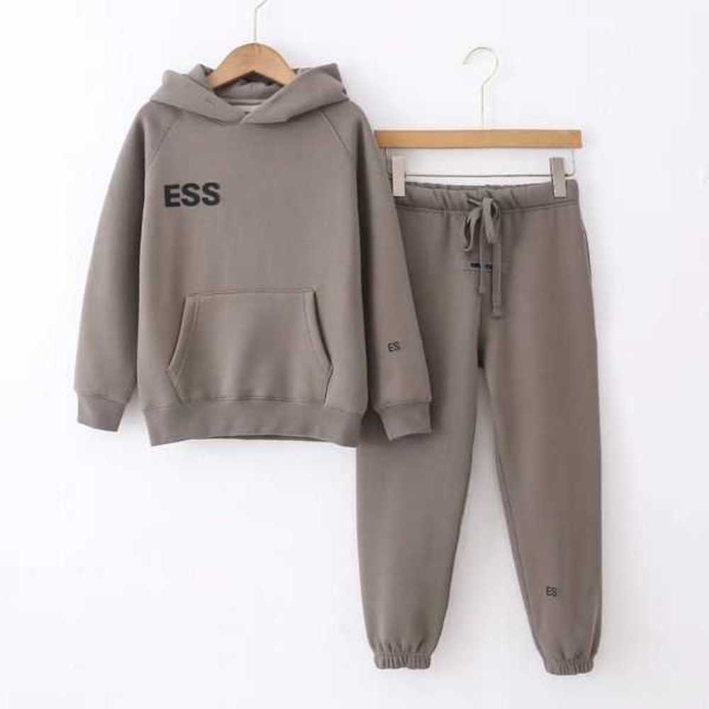 

Designers Kids Cotton Sweatshirts Cltter Print Boys Girls Loose Hoodie Winter Classic Sweat Shirt Long Sleeve Top Crew Neckr1ku, Beige