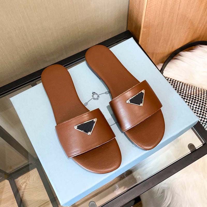 

2023 Designer Slides Women Sandals slides Sexy real leather brand low heel shiny sandal Ladies Beach shoes Dress shoe platform house slipper sandal slippers, Color #1