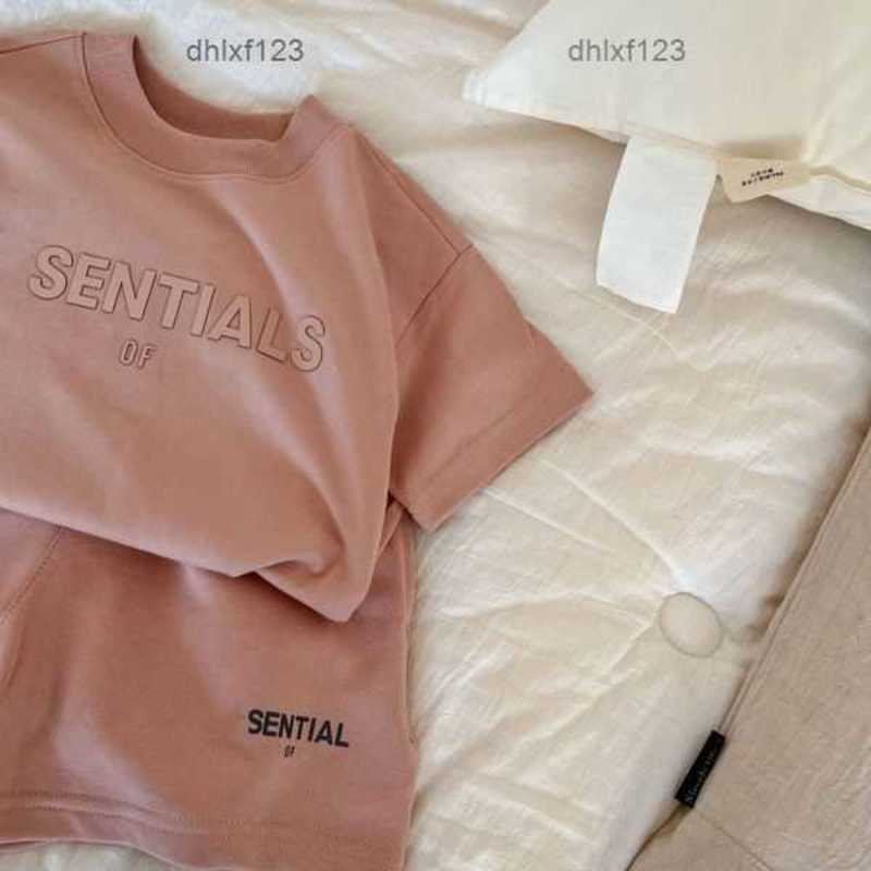 

Designer Kids Clothes Essential Sets Boys Ess Tracksuits Casual Letter Baby Girls Kid t Shirts Pants Infants Children Short Sleeve Topyt1o