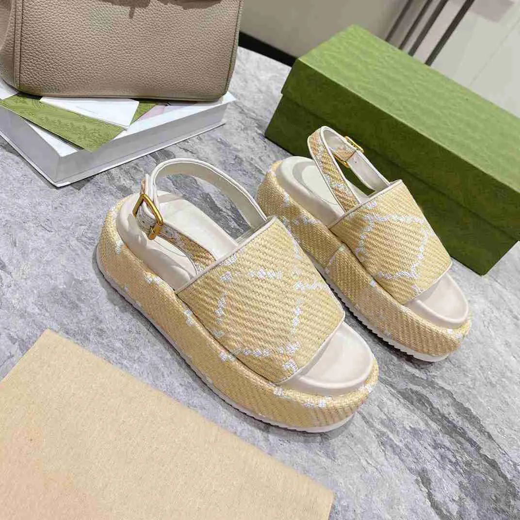 

With Box Designer Women Platform Slippers Fashion Embroidered Canvas Sexy Sandals Thick Bottom Shoes Cartoon Alphabet lady Leather Heels qG
