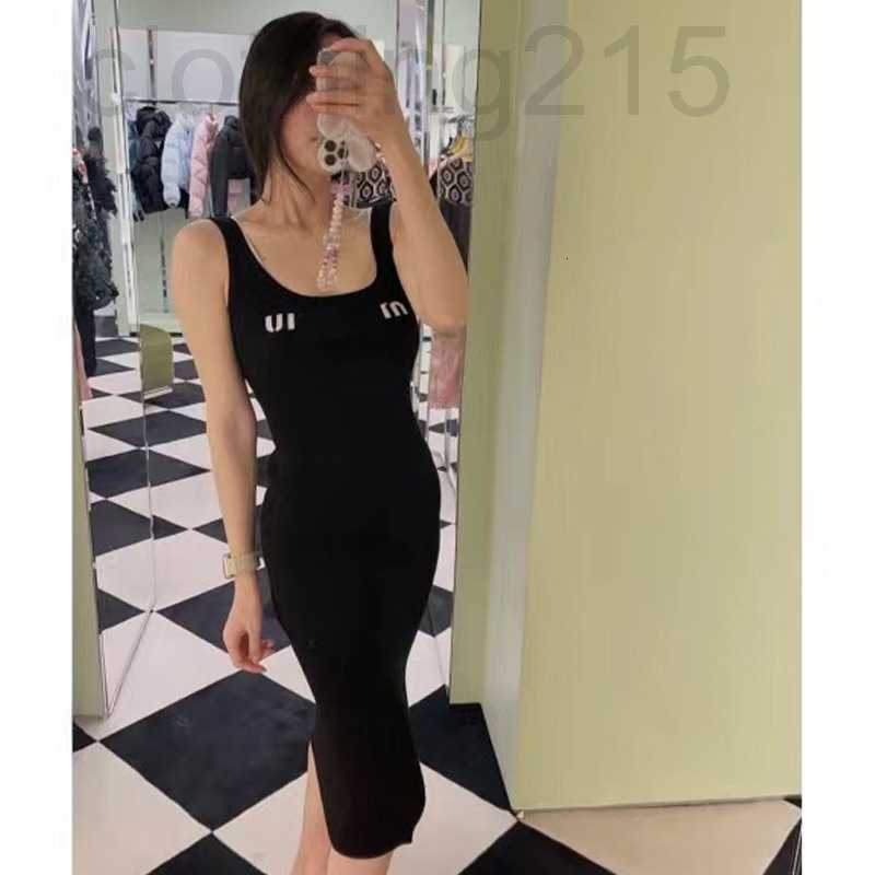 

Casual Dresses Designer Knitted sleeveless suspender dress slimming wool letter vest skirt new in spring and summer 2023 ENQC, Black fleece version