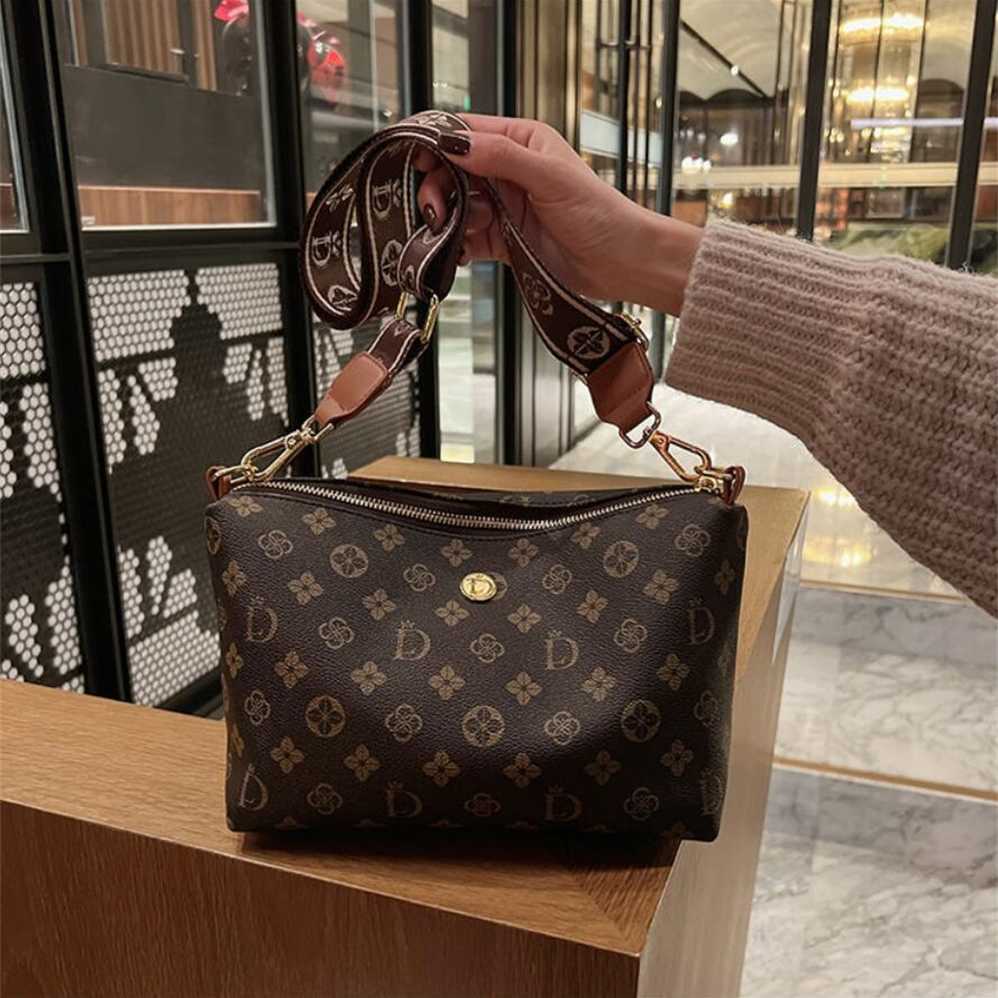 

Designer handbag Store 70% Off Women Luxurys Designers Bags Crossbody Handbags Womens Purses Shoulder Shopping Totes Bag D6497