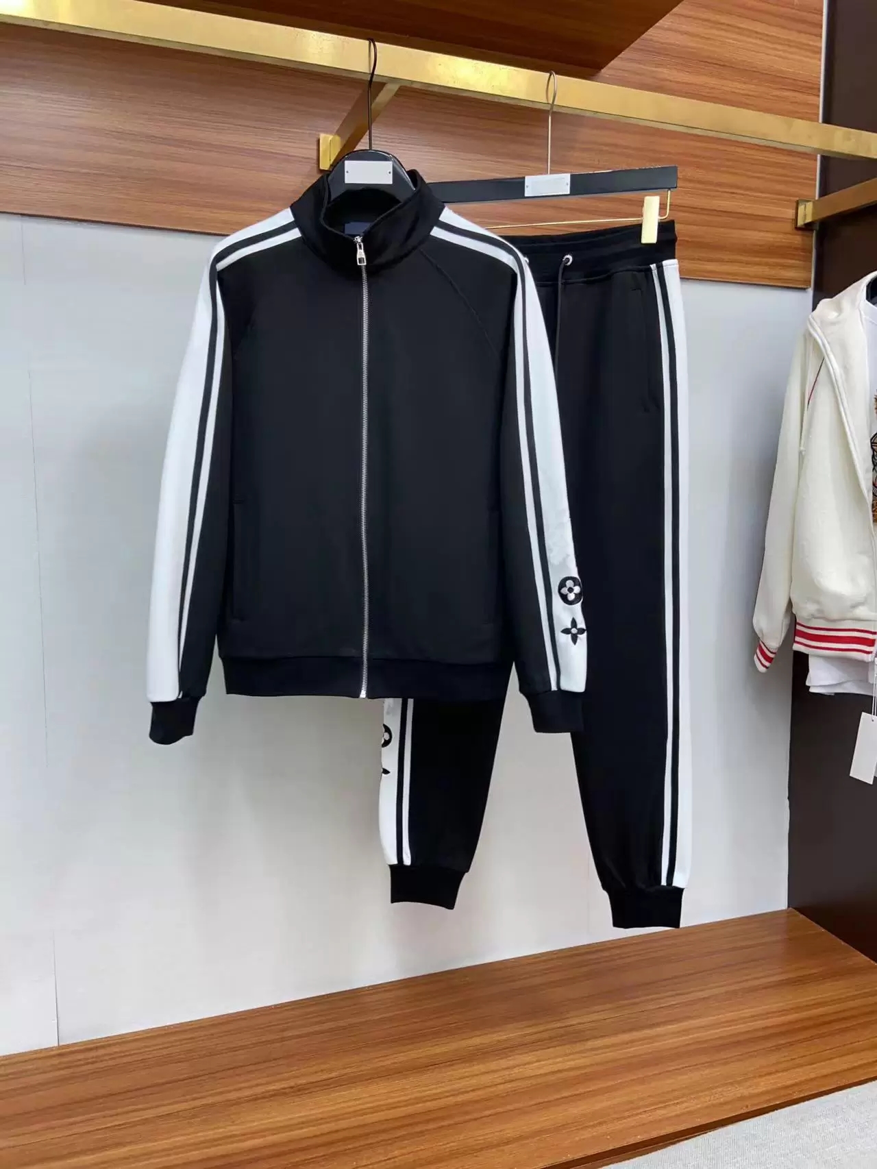 Automne et hiver marque noir survêtements mode contraste couleur broderie conception hommes luxe survêtement haute qualité coton matériel designe