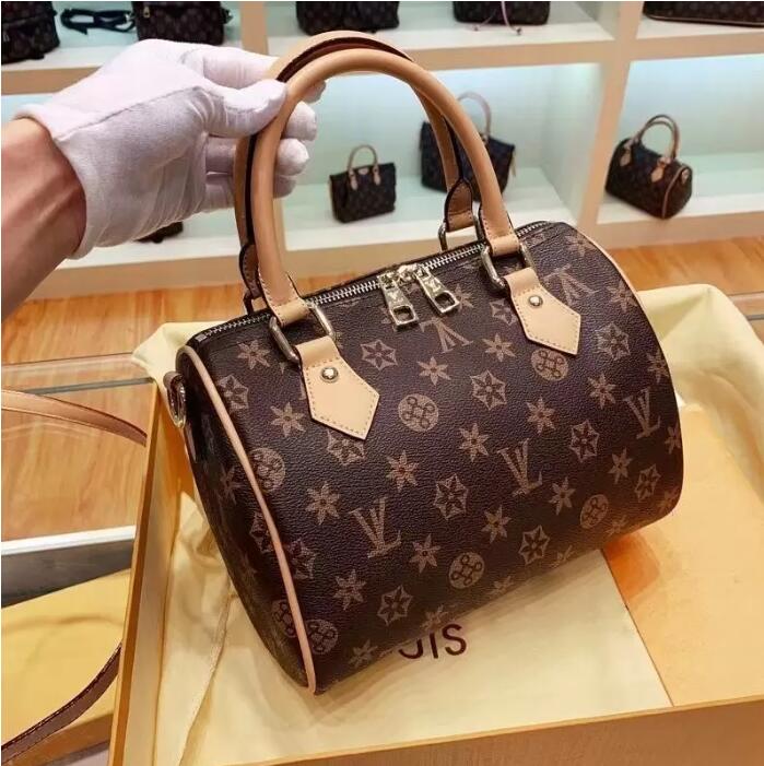 

2023 Women messenger bag Classic Luxurys Designers Fashion women bag Shoulder Bags Lady Totes handbags Speedy With Key Lock Shoulder Strap Dust Bag, Box