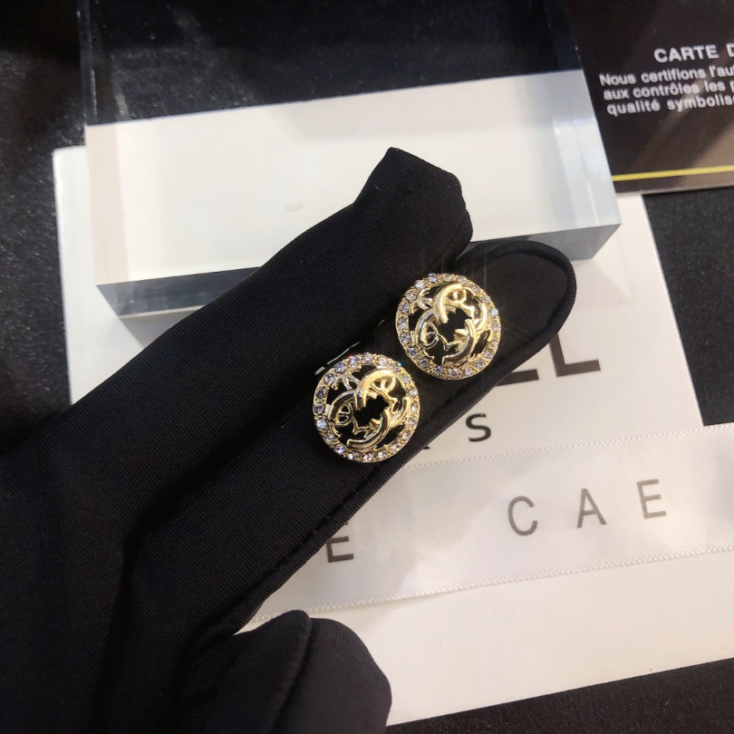 

Hot Stud Earrings Fashion Couple Gifts Earrings Luxury Brand Diamond Inlaid Earring Classic Premium Design Accessories Famous Designer Jewelry