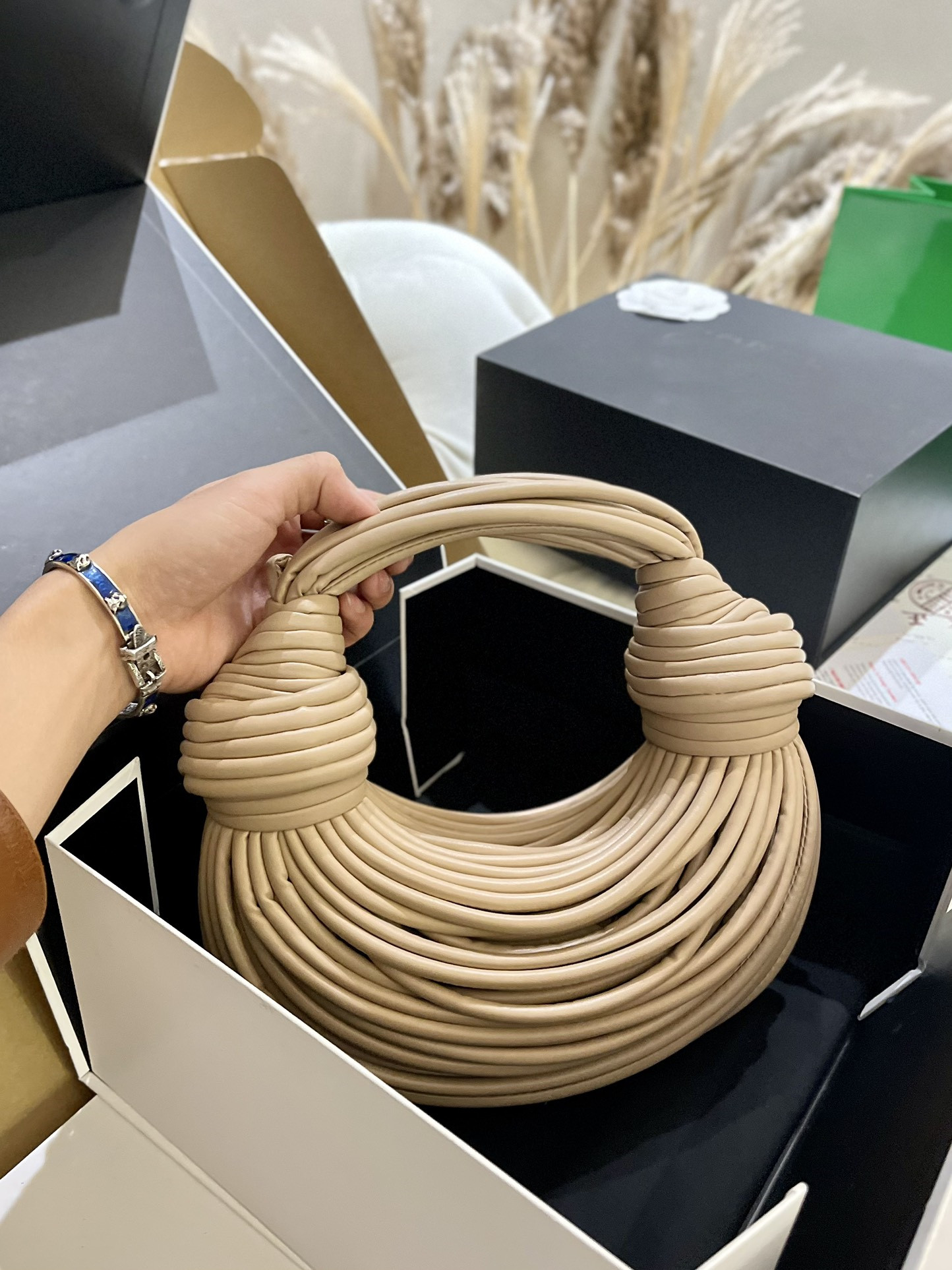 2023 B-brand Women's Designer Luxury Underarm pouch Fashion Classic Woven Ladies New knotted Shoulder Bag