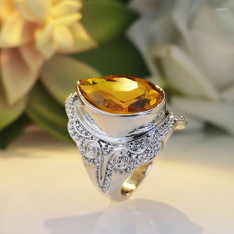 

Cluster Rings Classic Luxury Carved Ring Jewelry Party Personality Fashion Champagne Crystal For Women's Wedding Bridal Accessories