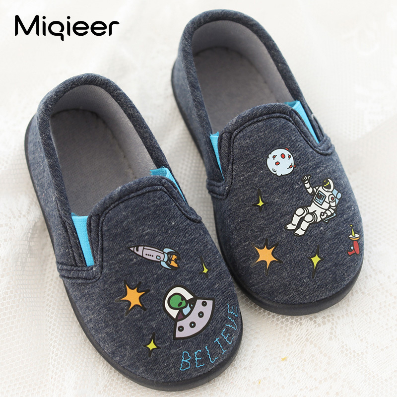 

Slipper Boys Child Home Slippers Autumn Cotton Soft Anti Skid Cloud Astronaut Pattern Outdoor Walking Shoes Kids Baby Indoor Slippers 230213, Navy space