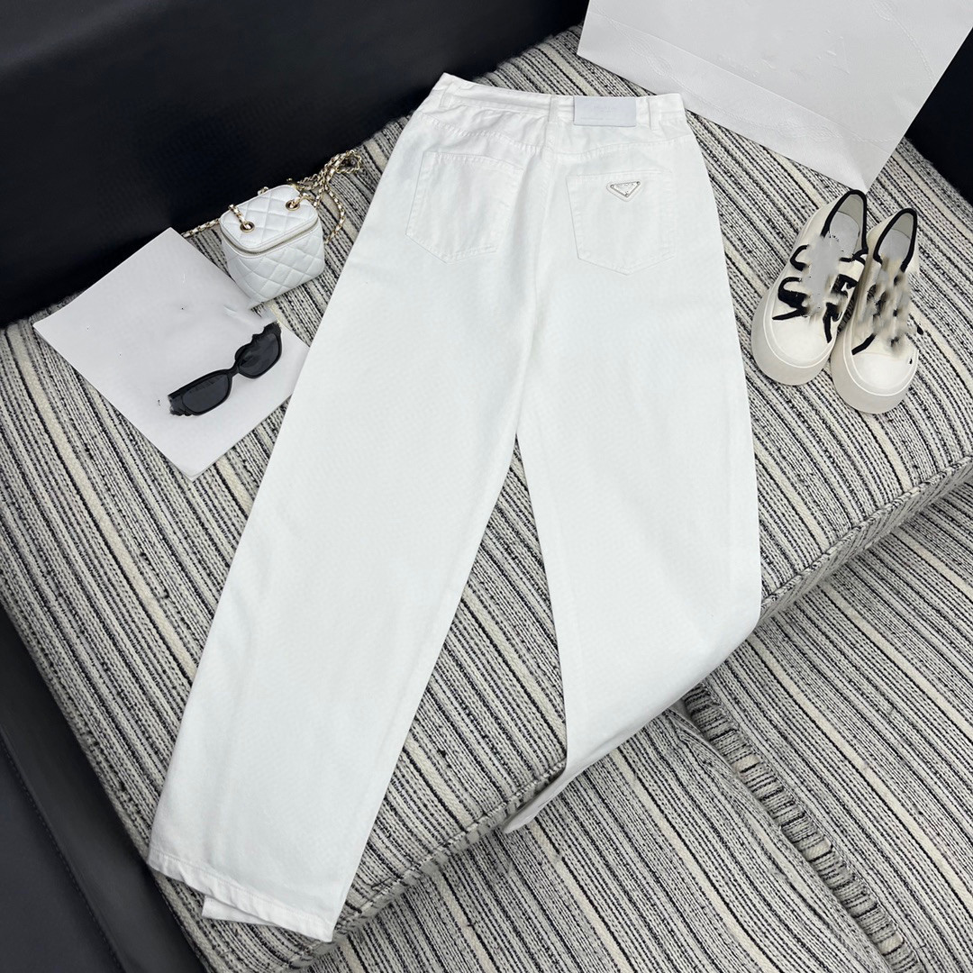 

2023 Designer jeans women's new mid-high-waist straight joker jeans lotus leaf trouser leg fashion letter decoration leisure. C21