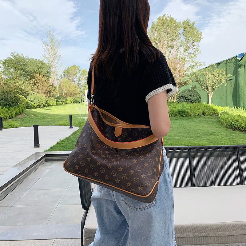 

Women tote Luxurys Designers woman Bags Crossbody High Quality Handbags Womens Purses Shoulder Shopping Totes Bag Backpack Style, Brown flower