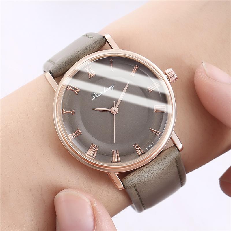 

Wristwatches Fashion Leisure Quartz Watch Women's Personality Roman Scale Belt, Z042-3