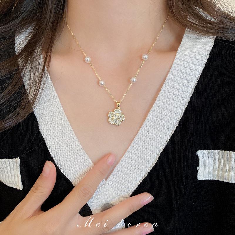 

Choker 2023 Gold Color Luxury Bling Crystal Flower Pendant Necklace Fashion Women Trendy Claicle Party Jewelry