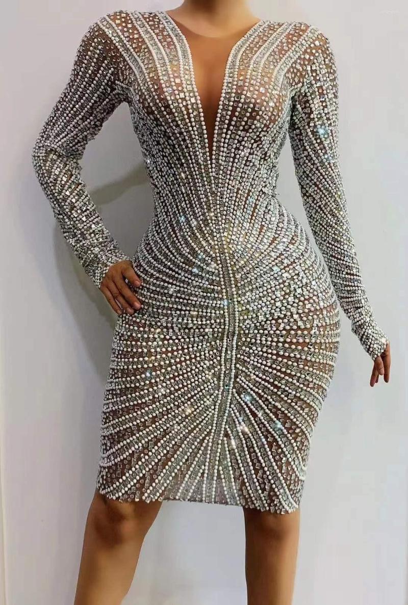 

Stage Wear Women Nightclub Sparkly Dress Long Sleeve Rhinestones See Through Sexy Mesh Dresses Lady Singer Dancer Adult Costume