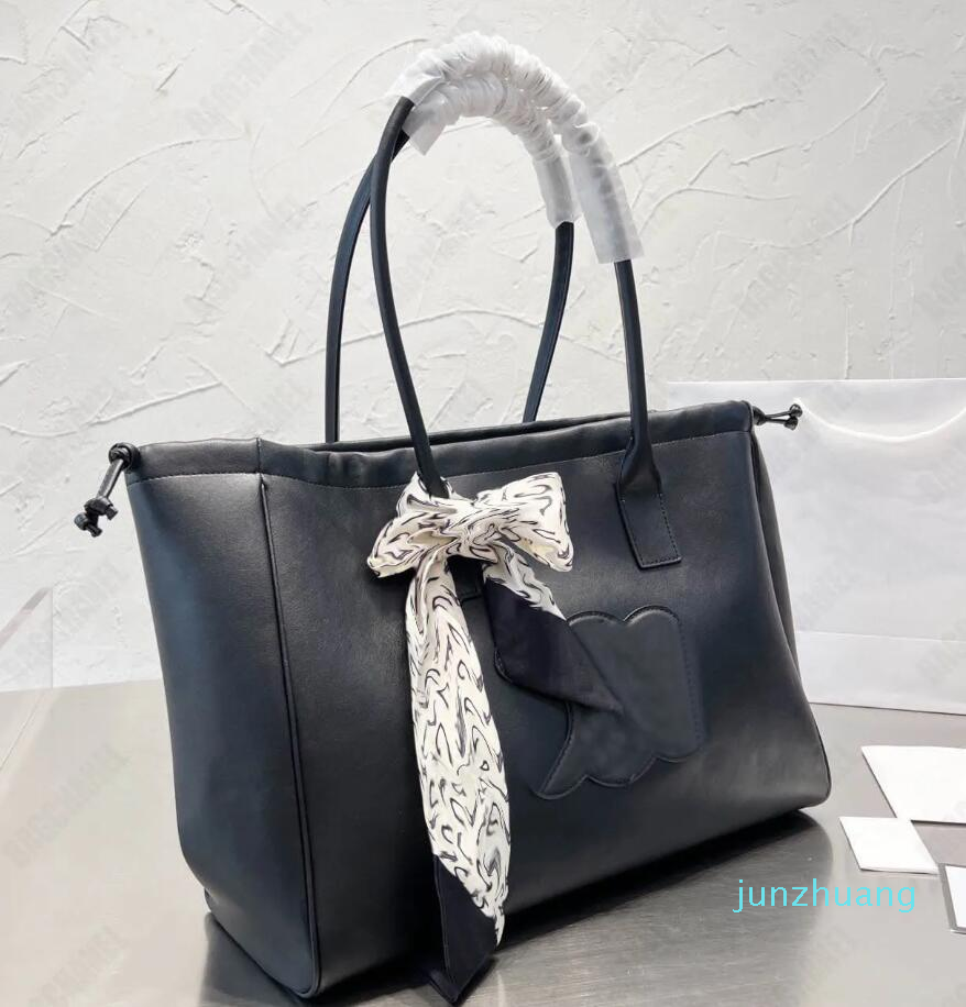 

66Top handbags Luxurys Designers Bags Shopping Bag Handbag All-match shoulder Bag Three Color Choose High Capacity and Casual Style