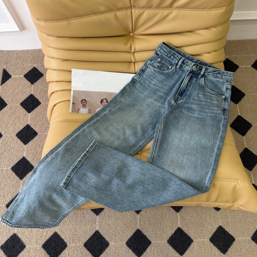 

2023 Designer jeans women's new mid-high-waist straight joker jeans lotus leaf trouser leg fashion letter decoration leisure. C3, Blue