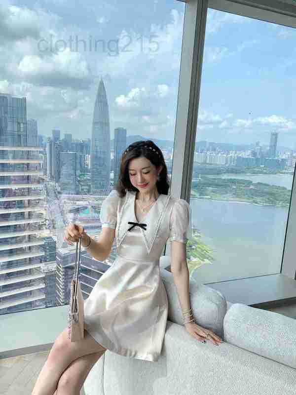

Casual Dresses Designer spring and summer new satin rhinestone inlaid V-neck bubble sleeve elegant dress 20CX, Ivory