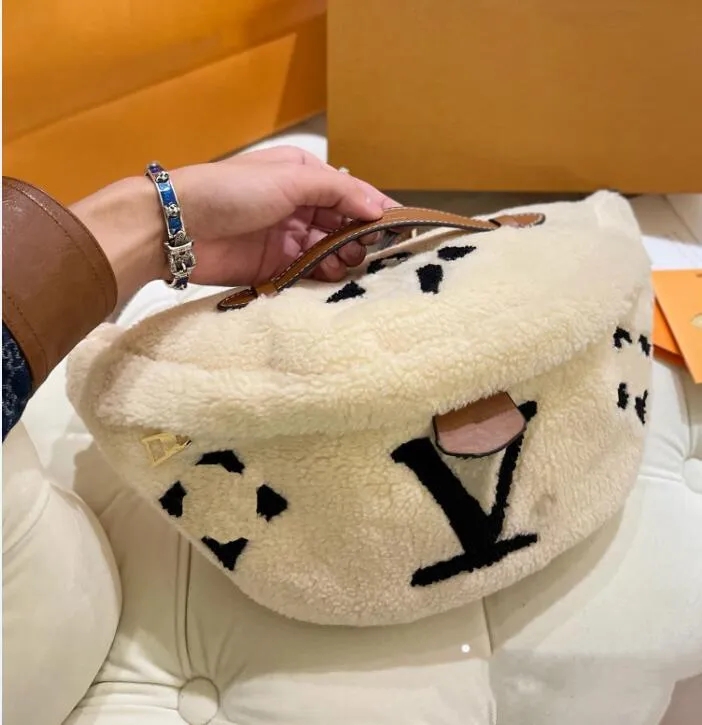 Yy Winter Dernières Series Teddy Tapés sac High Version Haute Satchel Lamb Hair Fashion Sacs Luxury Designer Purshes Portefeuille Hobo Hobo Hands