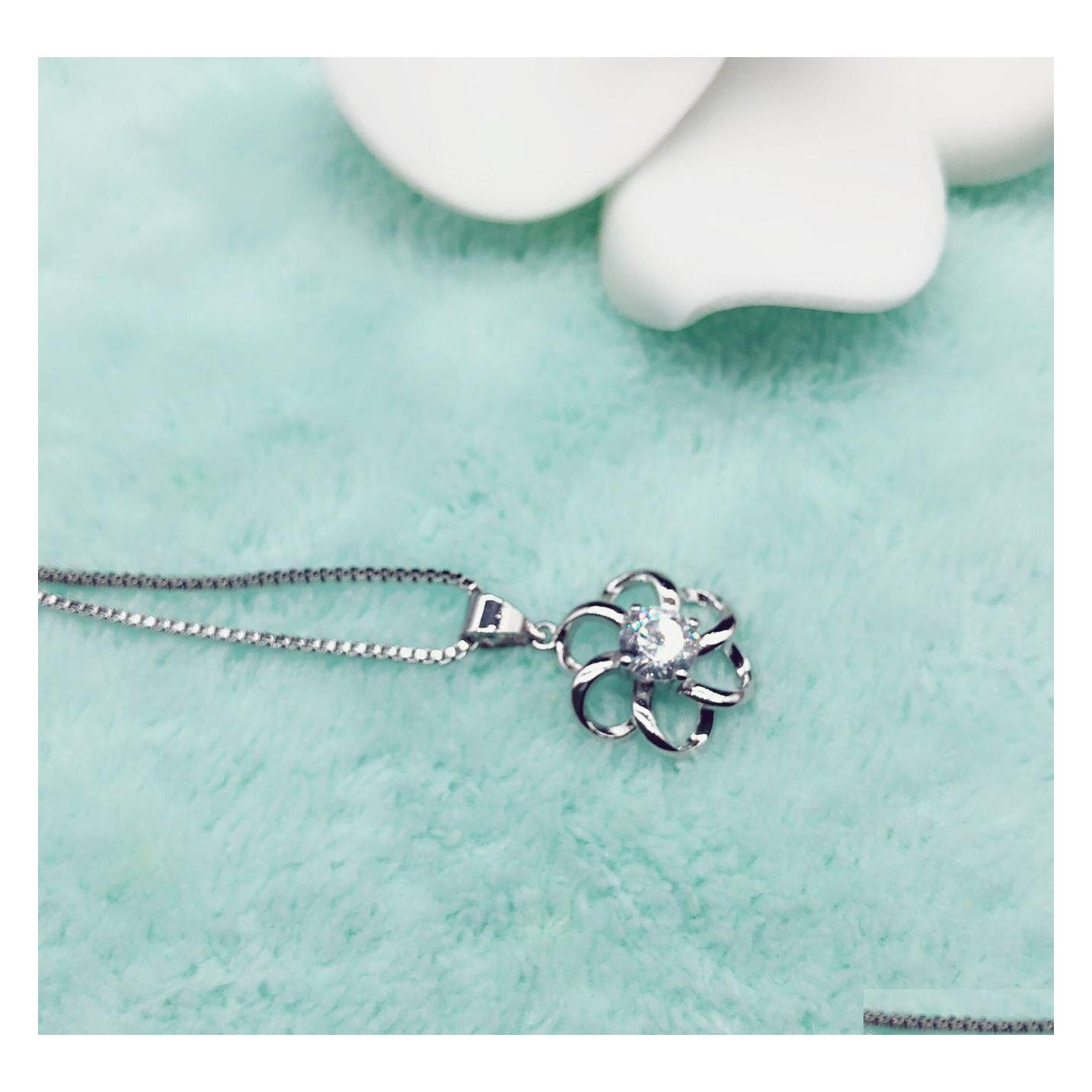 

Pendant Necklaces Flower Necklace For Women Wholesale Sweater Christmas Gifts Long Chains Plated Sier Drop Delivery Jewelry Pendants Dhnzw