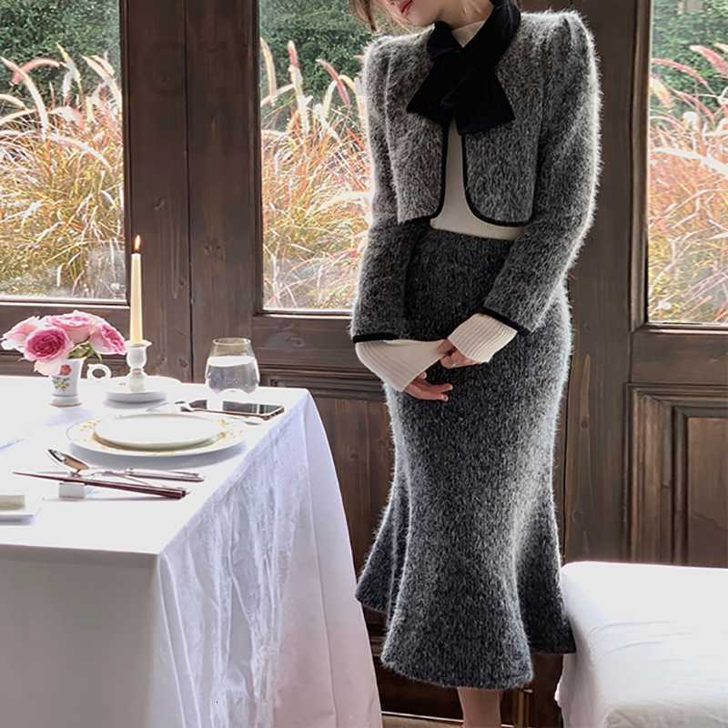 

Two Piece Dress Designer Women's suit 2023 new small dress Royal sister autumn two-piece skirt 93PR, Black grey (top) - stock