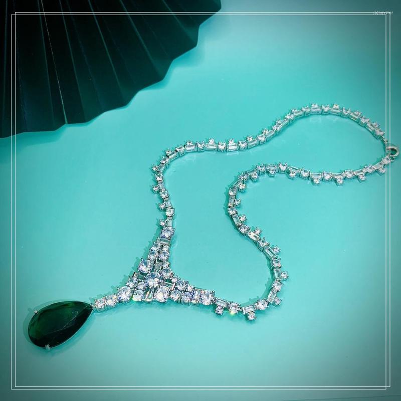 

Pendant Necklaces Fashion Luxury Trend Web Celebrity Talent Green Women's Necklace Drop Shiny Party Ball The Queen Temperament Love