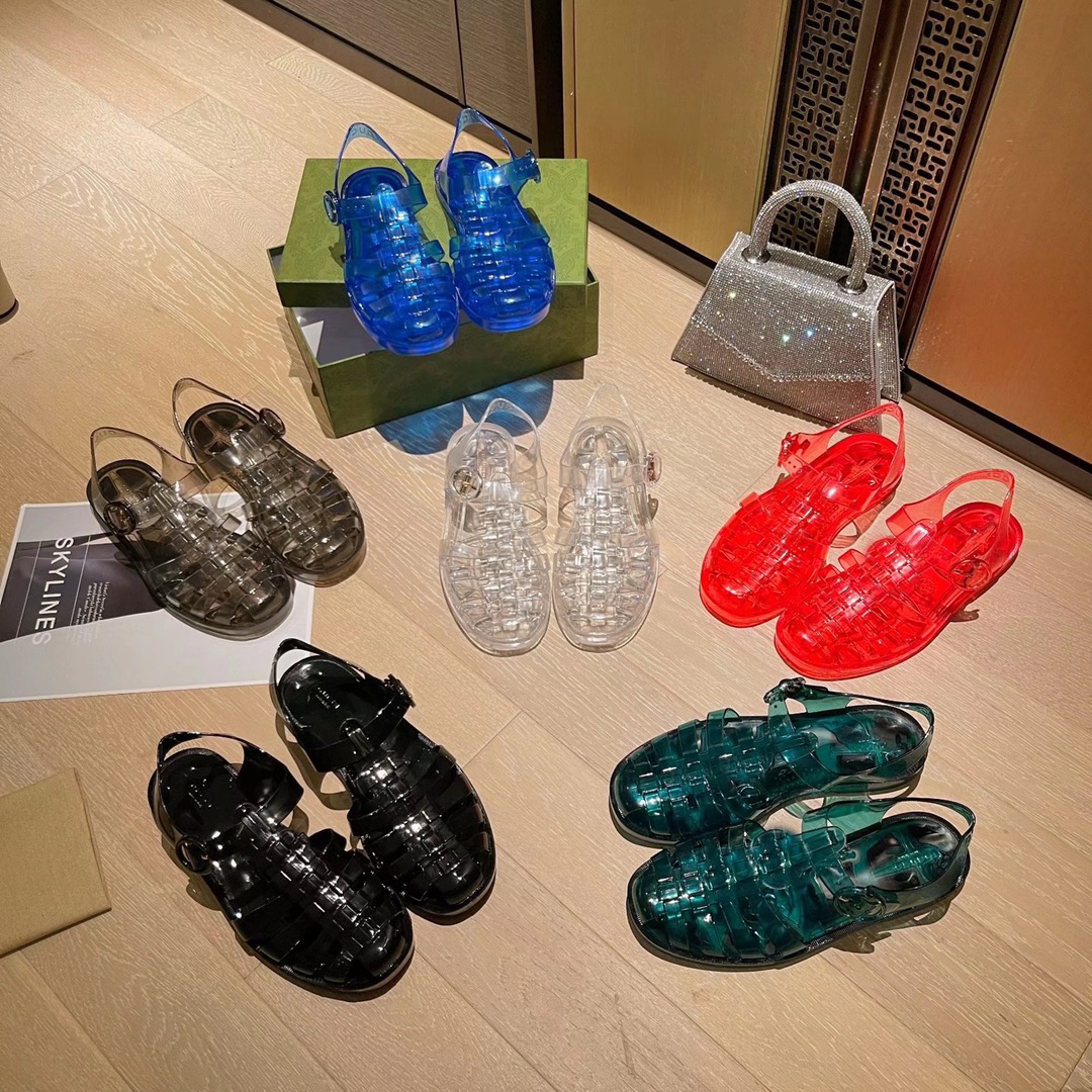 

New European slippers Women gladiator sandals PVC transparent shoes Fashion slippers Round button decoration Roman transparent men jelly sandals Size 35-45