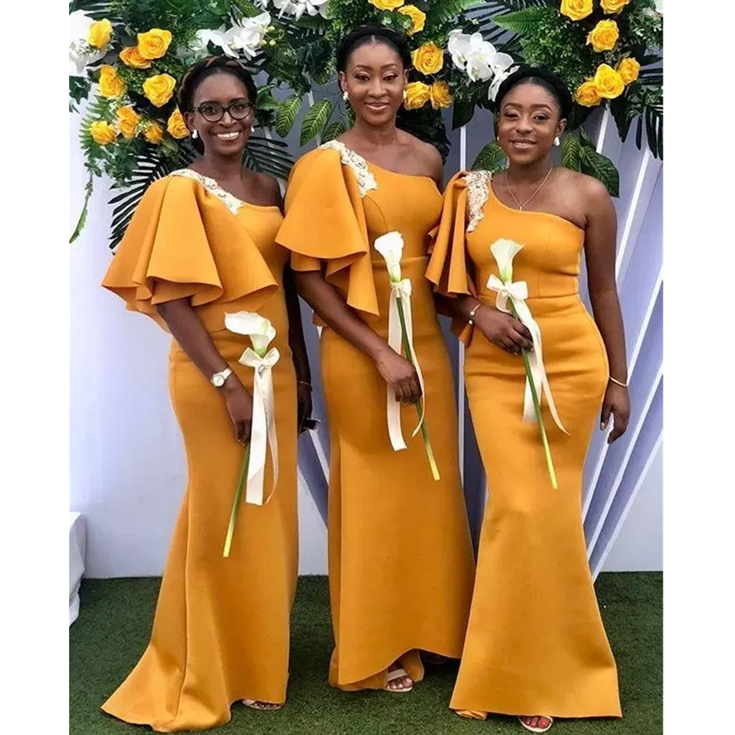 

Yellow One Shoulder Mermaid Bridesmaid Dresses 2023 African Satin Prom Party Dress With Sash Pleats Long Formal Wedding Guest Gowns